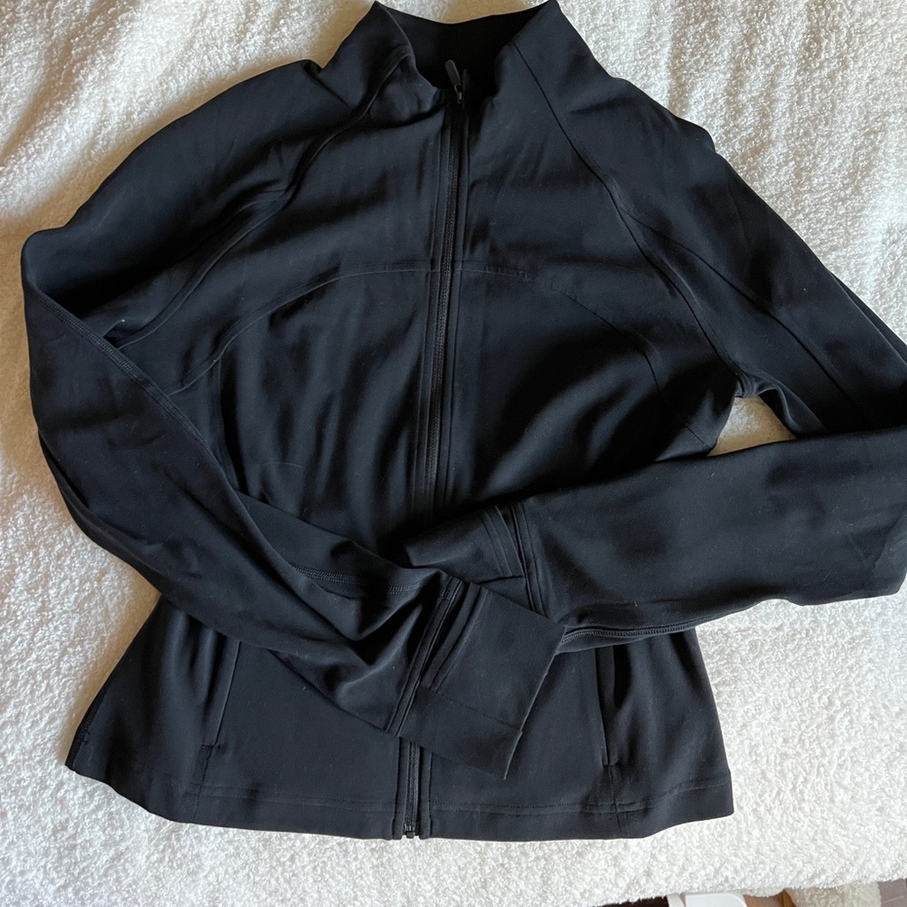 Black lululemon cropped define jacket